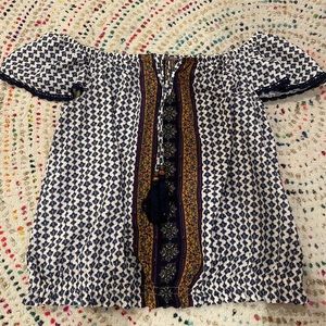 size kids L off the shoulder top